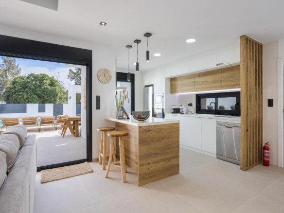 3 Bedroom 2 Bathroom Villa in Dolores - Caza De Casa