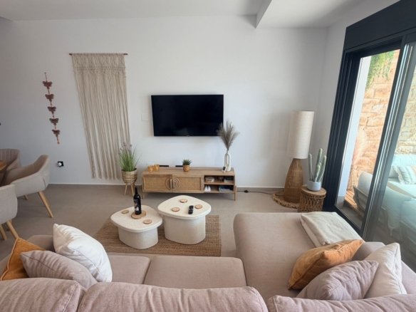 3 Bedroom 2 Bathroom Villa in Dolores - Caza De Casa