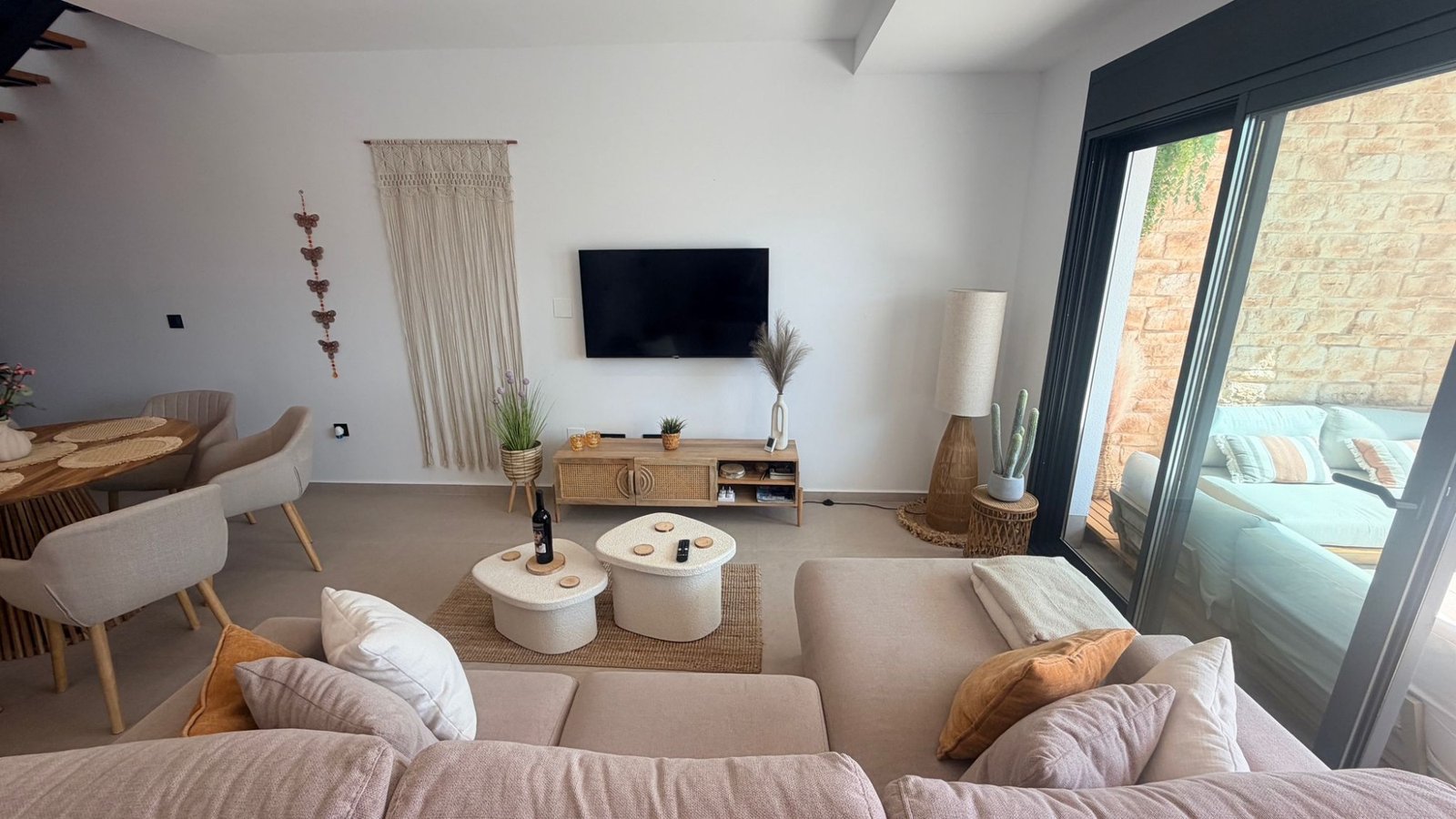 3 Bedroom 2 Bathroom Villa in Dolores - Caza De Casa