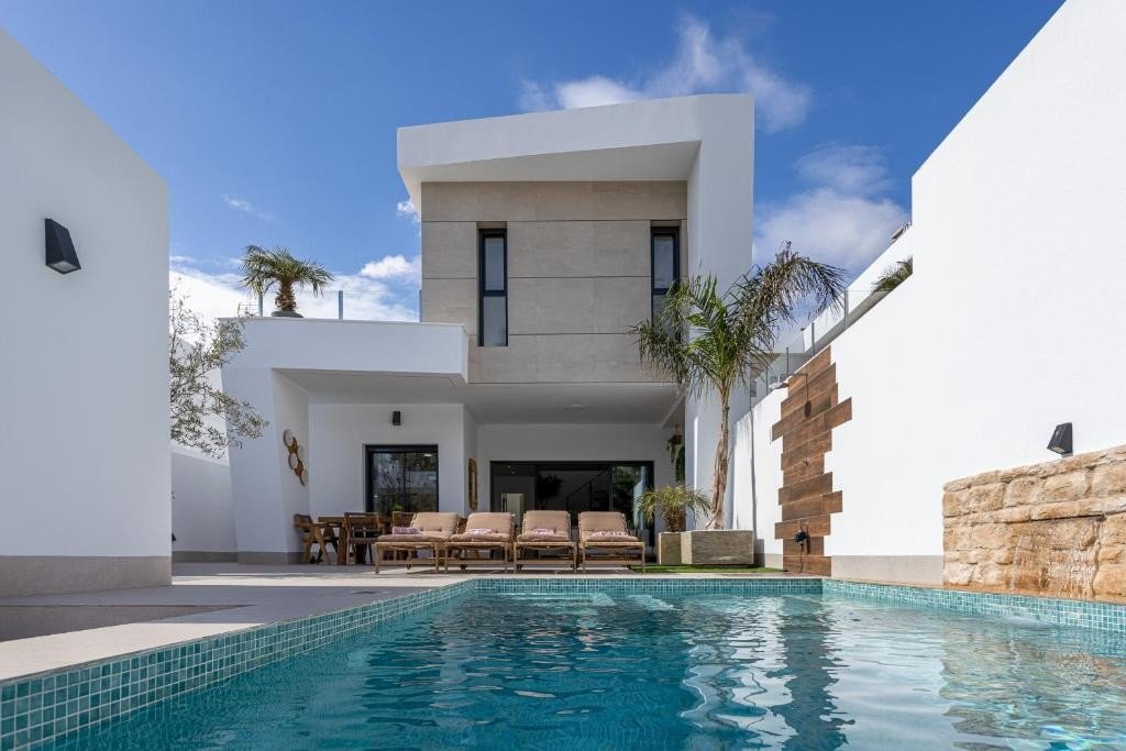 3 Bedroom 2 Bathroom Villa in Dolores - Caza De Casa