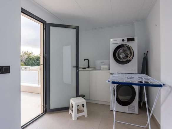3 Bedroom 2 Bathroom Villa in Dolores - Caza De Casa
