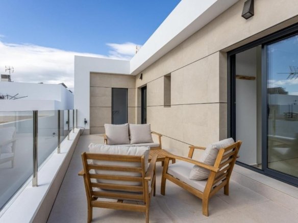 3 Bedroom 2 Bathroom Villa in Dolores - Caza De Casa