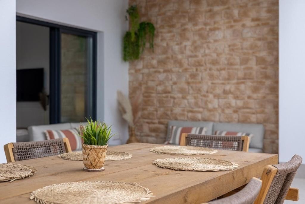 3 Bedroom 2 Bathroom Villa in Dolores - Caza De Casa