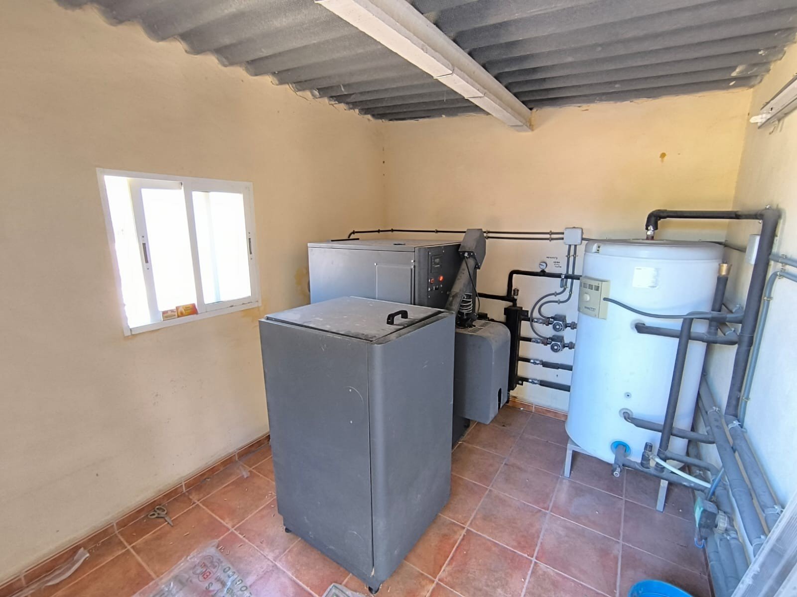 6 Bedroom 3 Bathroom Villa in Yecla - Caza De Casa