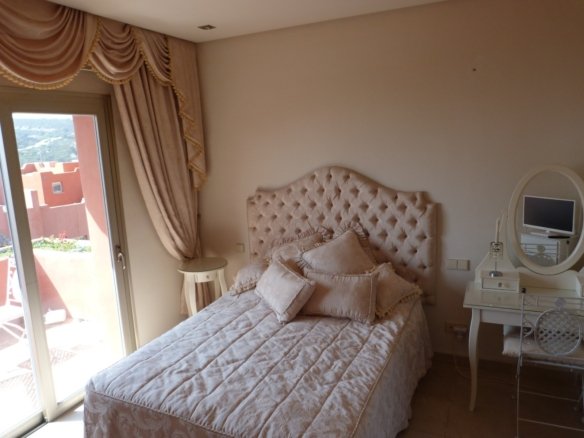 4 Bedroom 3 Bathroom Town House in Manilva - Caza De Casa
