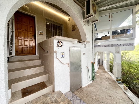 3 Bedroom 3 Bathroom Villa in Pinar de Campoverde - Caza De Casa