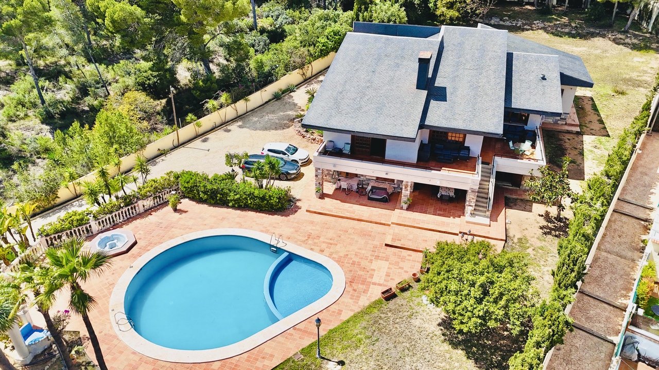 4 Bedroom 5 Bathroom Villa in la Nucia - Caza De Casa