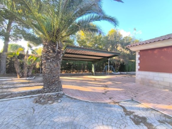 5 Bedroom 3 Bathroom Villa in Yecla - Caza De Casa