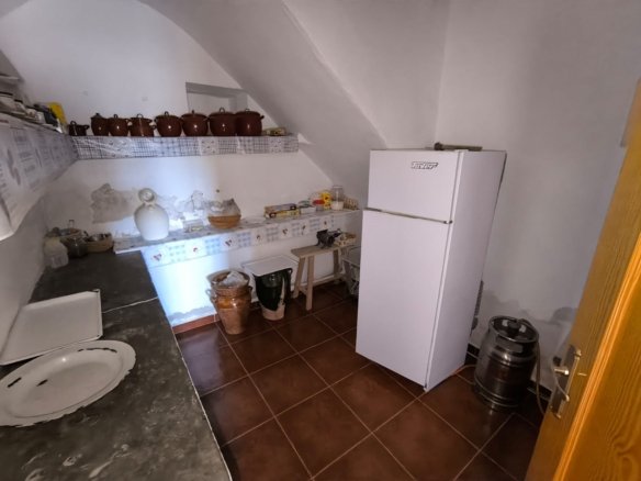 5 Bed 1 Bath Country House in Yecla - Caza De Casa