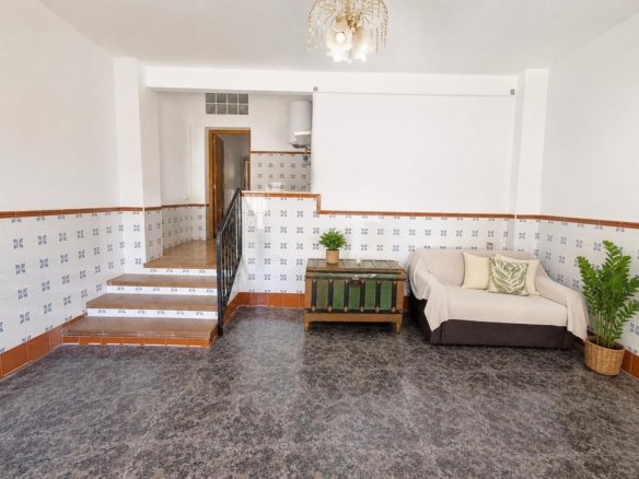 4 Bedroom 2 Bathroom Town House in Pinoso - Caza De Casa