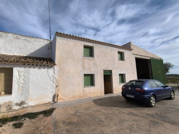7 Bed 1 Bath Country House in Yecla - Caza De Casa