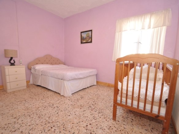 8 Bedroom 4 Bathroom Country House in Pinoso - Caza De Casa
