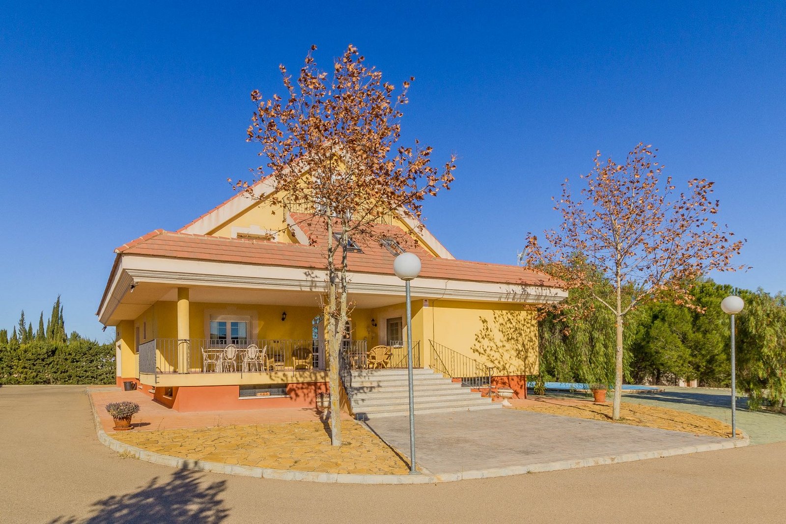 7 Bedroom 3 Bathroom Villa in Yecla - Caza De Casa