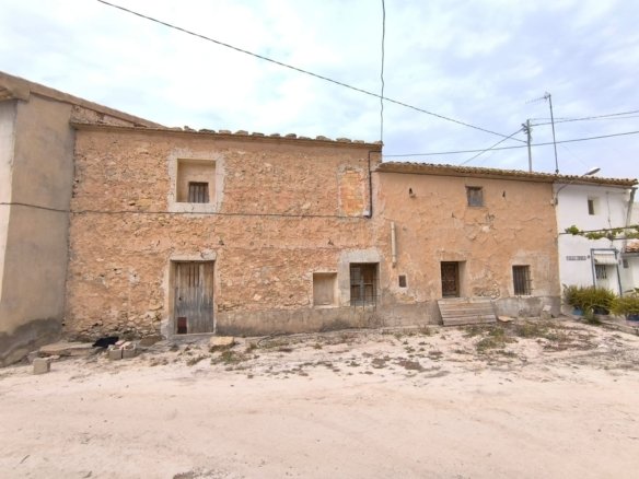 7 Bedroom 1 Bathroom Country House in Jumilla - Caza De Casa