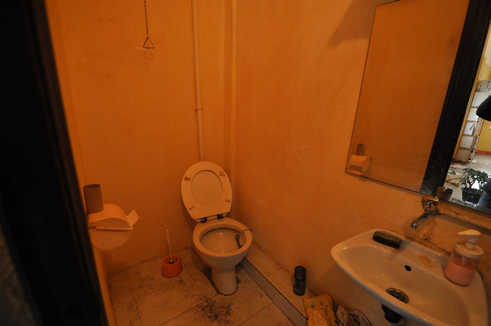 2 Bathroom Commercial in Petrer - Caza De Casa