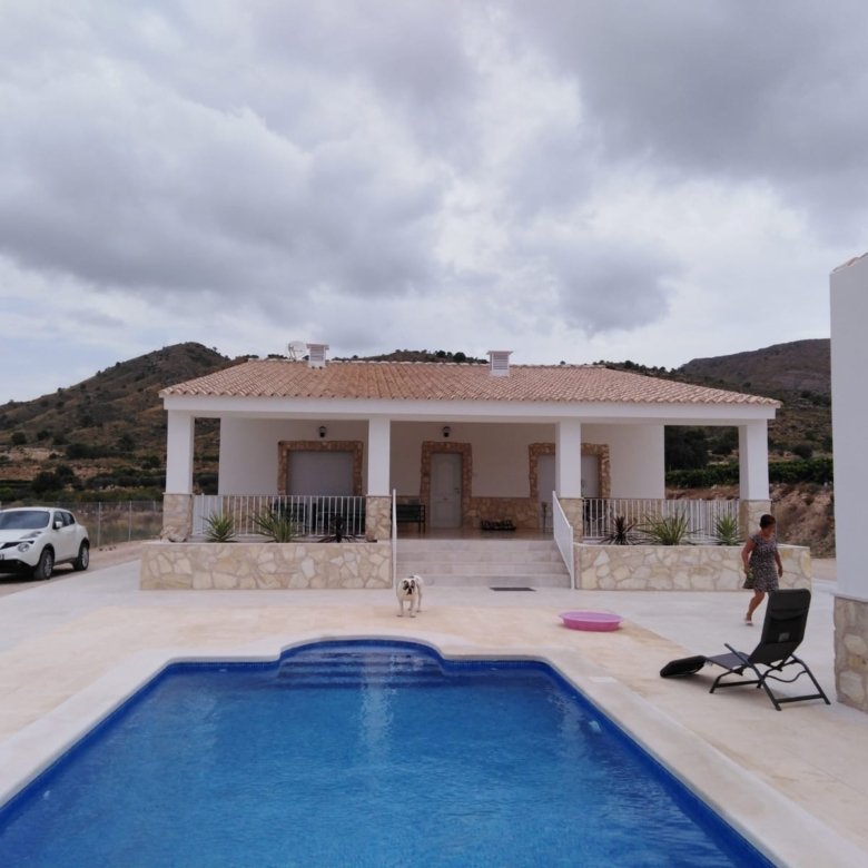 5 Bedroom 3 Bathroom Villa in La Romana - Caza De Casa