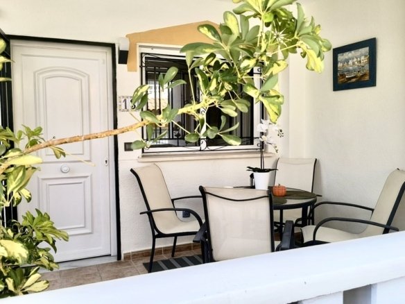 3 Bed 2 Bath Town House in Los Altos - Caza De Casa