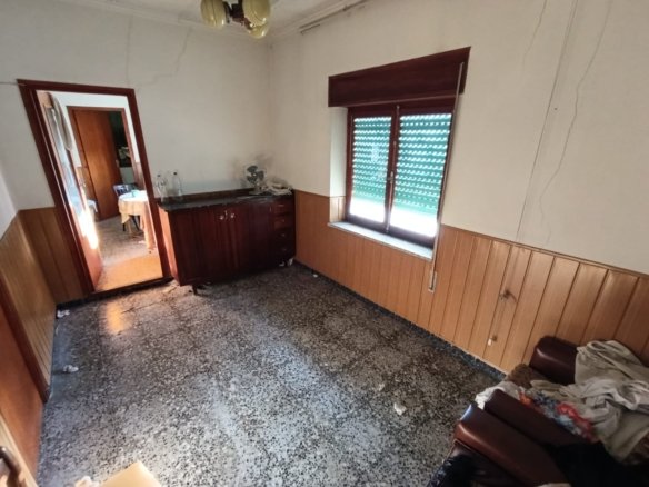 5 Bedroom 1 Bathroom Town House in Pinoso - Caza De Casa