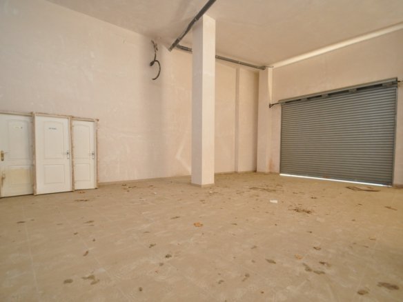 1 Bathroom Commercial in Elda - Caza De Casa
