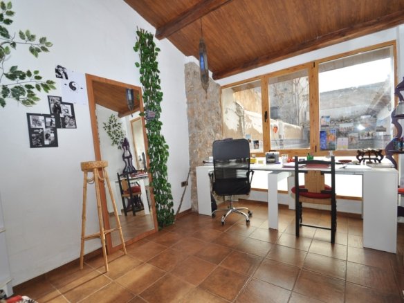 5 Bed 1 Bath Country House in Yecla - Caza De Casa