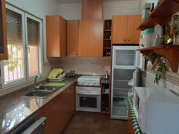 5 Bedroom 2 Bathroom Country House in Yecla - Caza De Casa