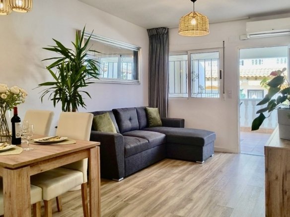 3 Bed 2 Bath Town House in Los Altos - Caza De Casa
