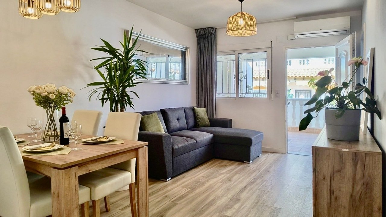 3 Bed 2 Bath Town House in Los Altos - Caza De Casa