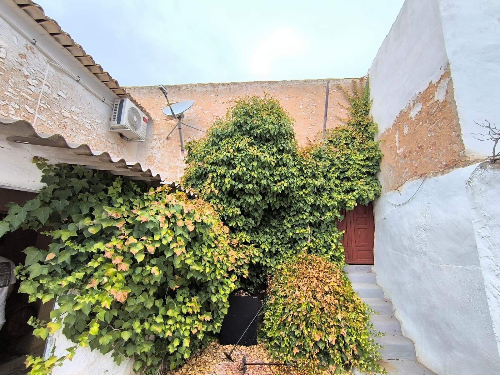 8 Bedroom 2 Bathroom Country House in Yecla - Caza De Casa