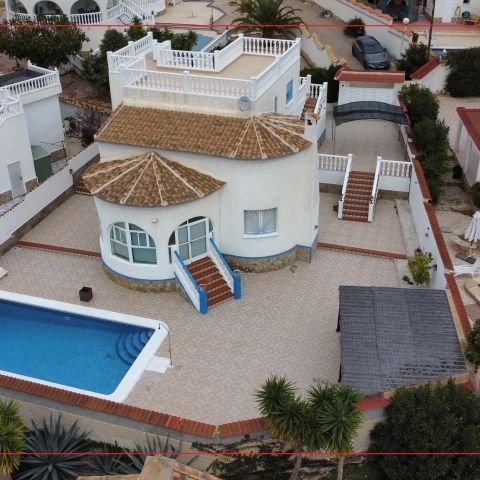 5 Bedroom 3 Bathroom Villa in Rojales - Caza De Casa