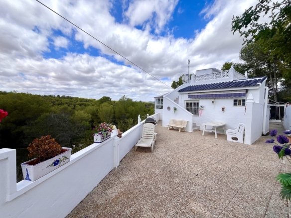 3 Bedroom 3 Bathroom Villa in Pinar de Campoverde - Caza De Casa