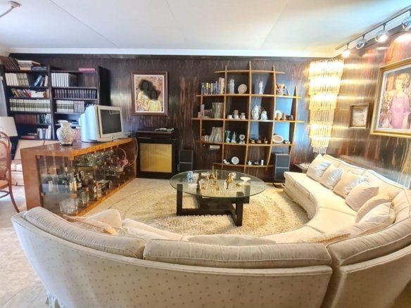4 Bedroom 3 Bathroom Town House in Elda - Caza De Casa