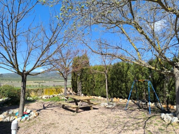 4 Bedroom 2 Bathroom Country House in Villena - Caza De Casa
