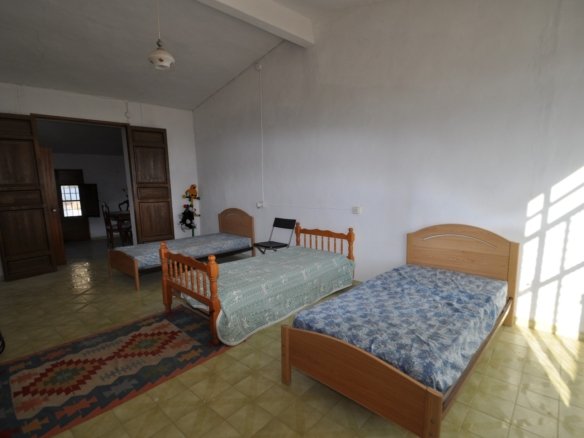 6 Bedroom 3 Bathroom Villa in Fortuna - Caza De Casa