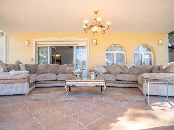 4 Bedroom 3 Bathroom Villa in San Miguel de Salinas - Caza De Casa