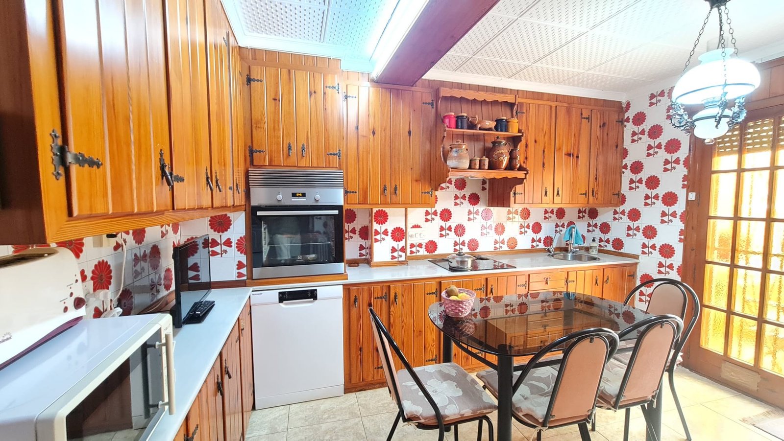 4 Bedroom 3 Bathroom Town House in Elda - Caza De Casa