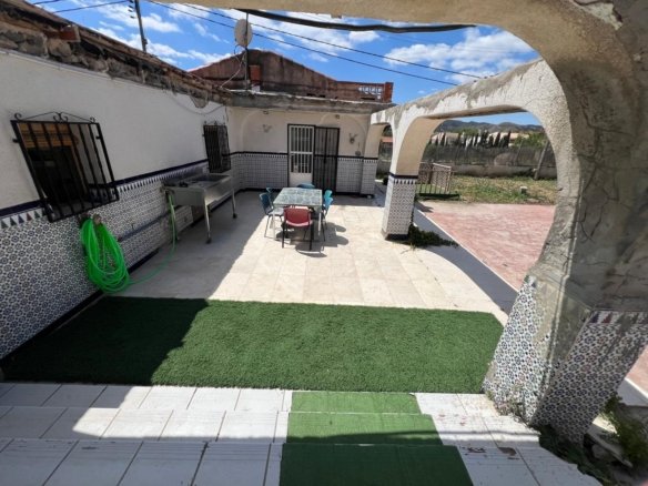 2 Bedroom 1 Bathroom Country House in Algueña - Caza De Casa