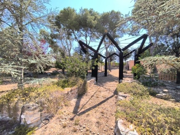 6 Bedroom 2 Bathroom Country House in Villena - Caza De Casa