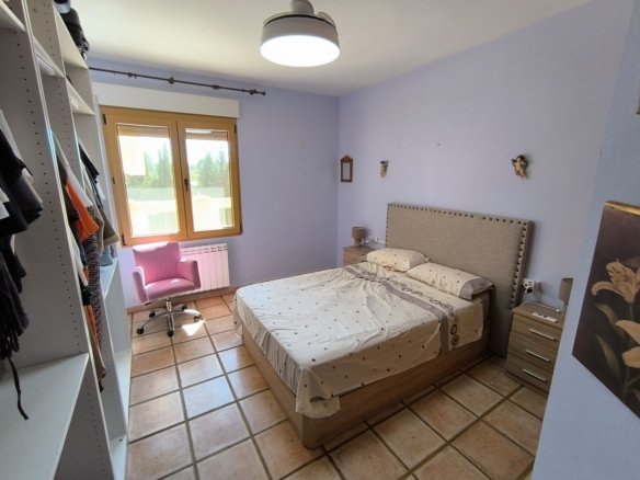6 Bedroom 3 Bathroom Villa in Yecla - Caza De Casa