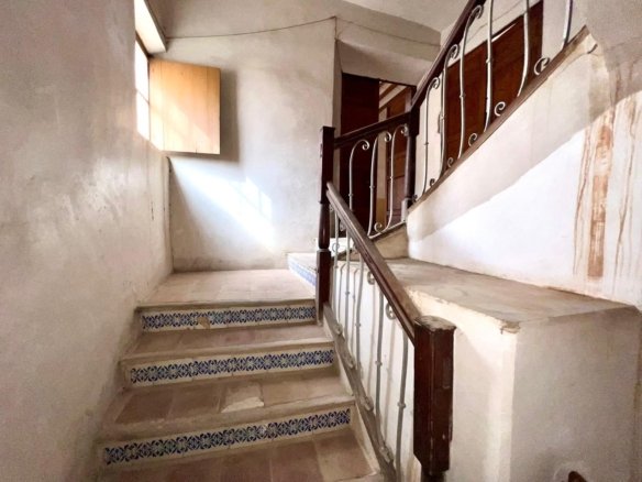 8 Bedroom 1 Bathroom Town House in Pinoso - Caza De Casa
