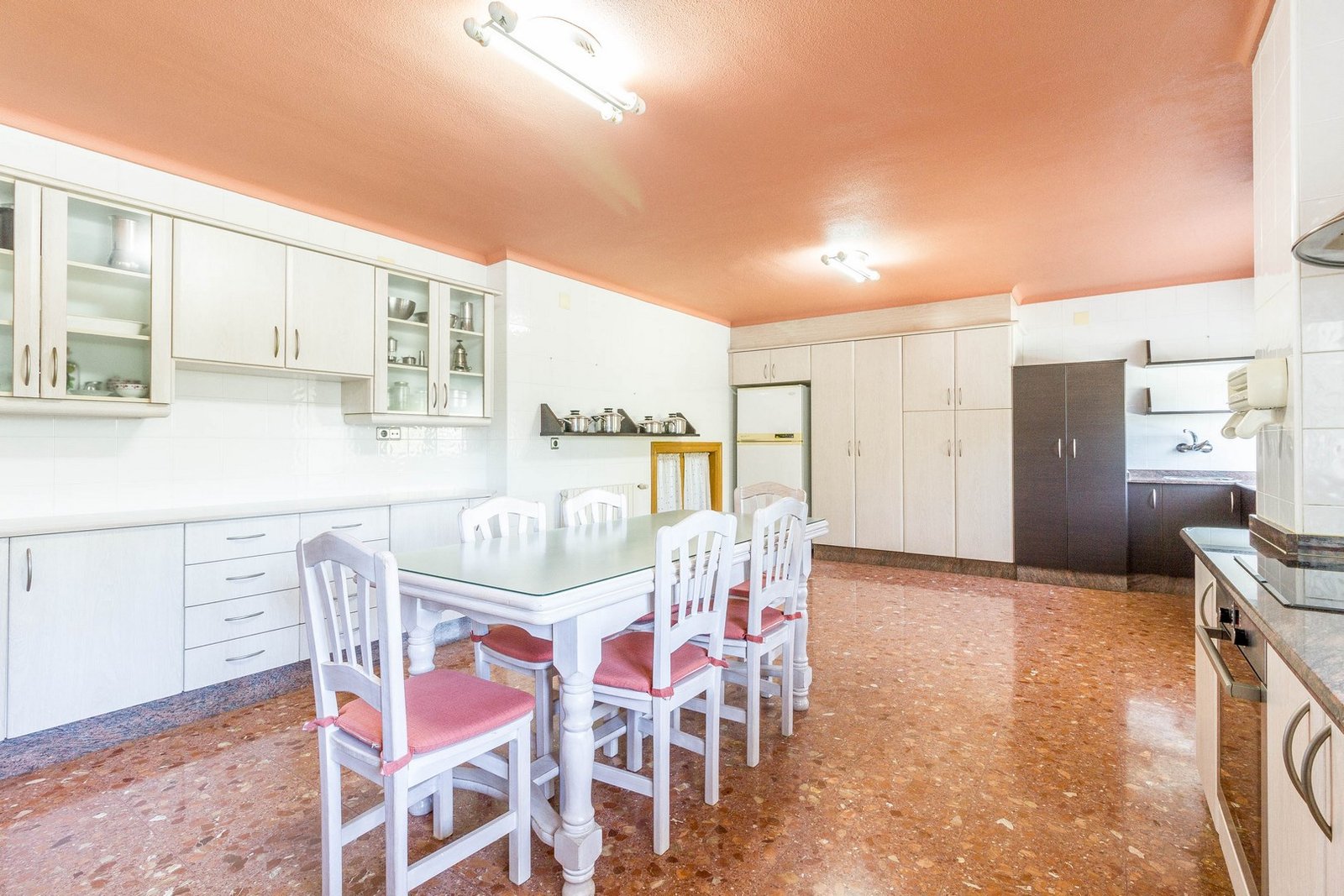 7 Bedroom 3 Bathroom Villa in Yecla - Caza De Casa
