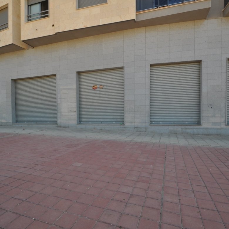 1 Bathroom Commercial in Elda - Caza De Casa