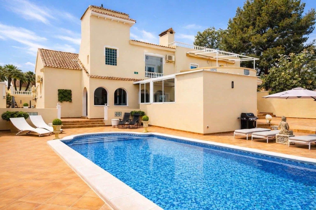 fd18bc94-dfe9-438e-a4b9-62ae244ecbd0_xlarge 4 Bedroom 3 Bathroom Villa in San Miguel de Salinas - Caza De Casa