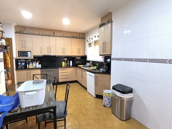 6 Bedroom 3 Bathroom Villa in Yecla - Caza De Casa