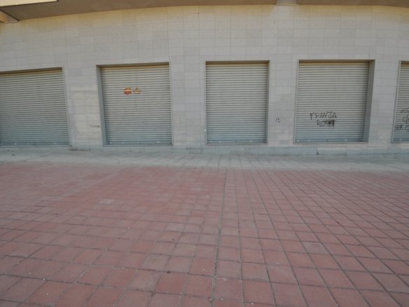 1 Bathroom Commercial in Elda - Caza De Casa