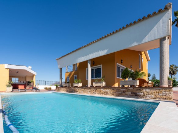 5 Bedroom 3 Bathroom Finca in Orihuela - Caza De Casa
