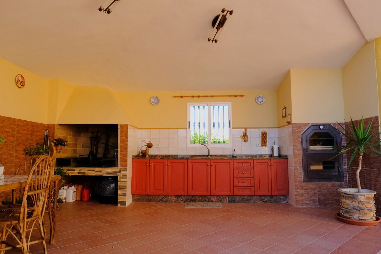 5 Bedroom 3 Bathroom Finca in Orihuela - Caza De Casa