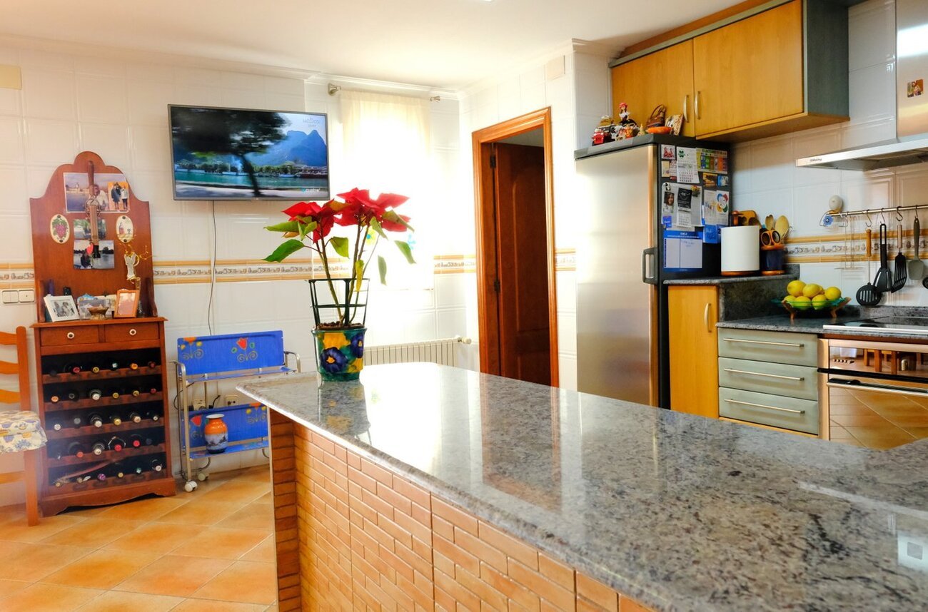 5 Bedroom 3 Bathroom Finca in Orihuela - Caza De Casa
