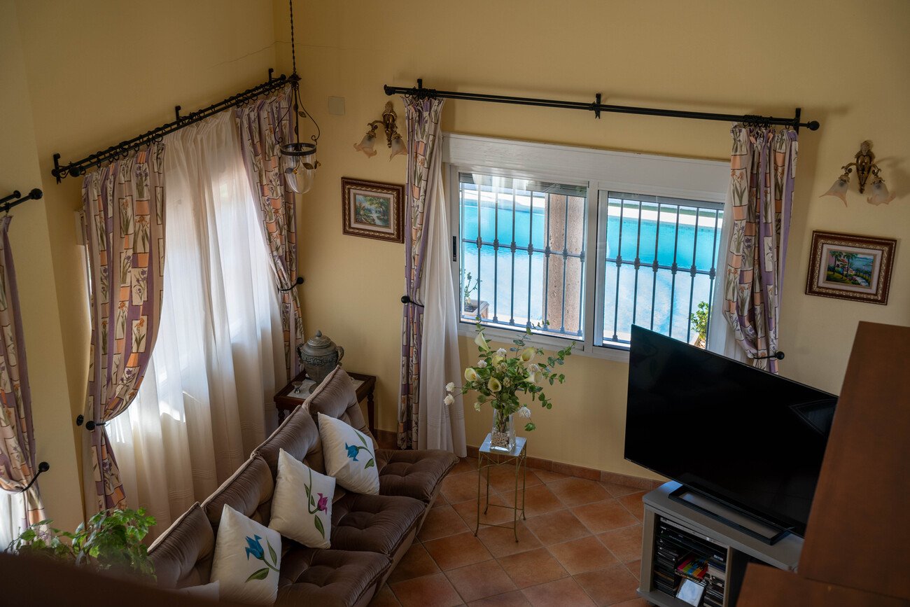 5 Bedroom 3 Bathroom Finca in Orihuela - Caza De Casa