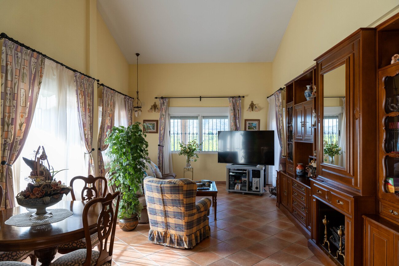 5 Bedroom 3 Bathroom Finca in Orihuela - Caza De Casa