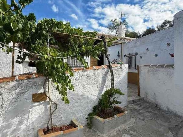 3 Bedroom 2 Bathroom Finca Penthouse in Villanueva de Algaidas - Caza De Casa